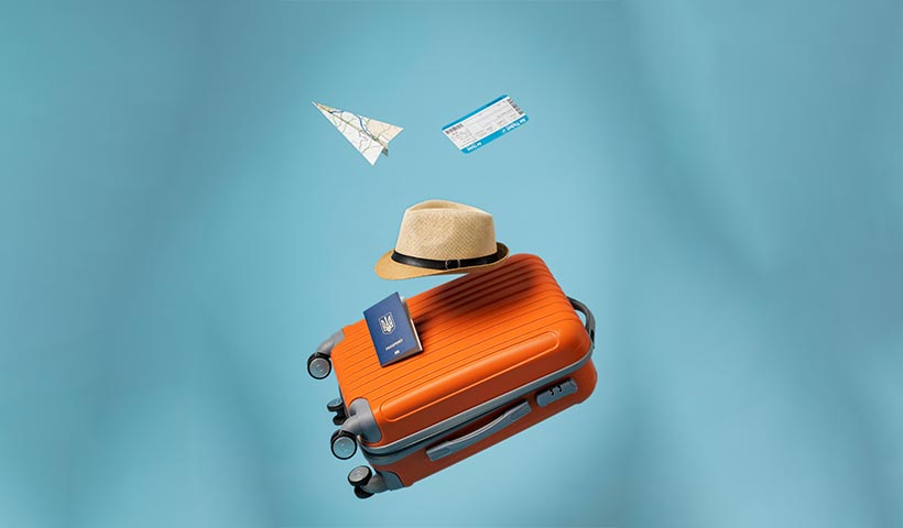 travel-concept-with-lugagge-hat-1 عکس سفر با چمدان